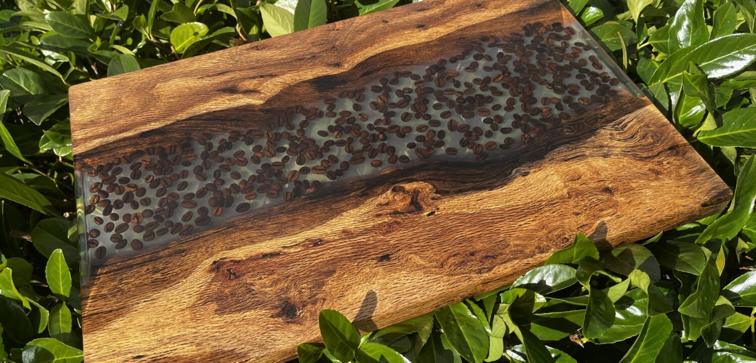 Výroba ze dřeva a epoxidové pryskyřice. Originální dřevěné výrobky na míru.